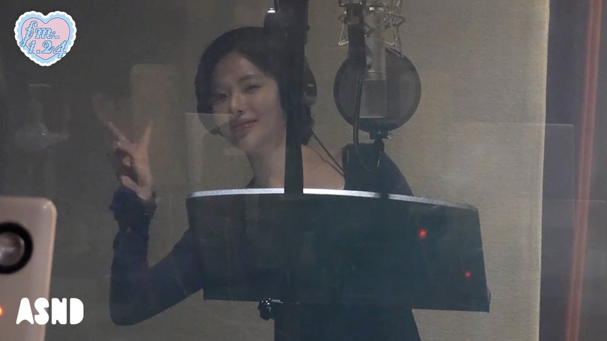 realfromis_9's tweet photo. [📺] FM_1.24
[FM_1.24] 'Vitamin ME' RECORDING BEHIND

🖇 https://t.co/1refj5gS3j

#fromis_9 #프로미스나인
#GlowME #VitaminME
#FM_1_24 https://t.co/Mt2qR6nGtZ