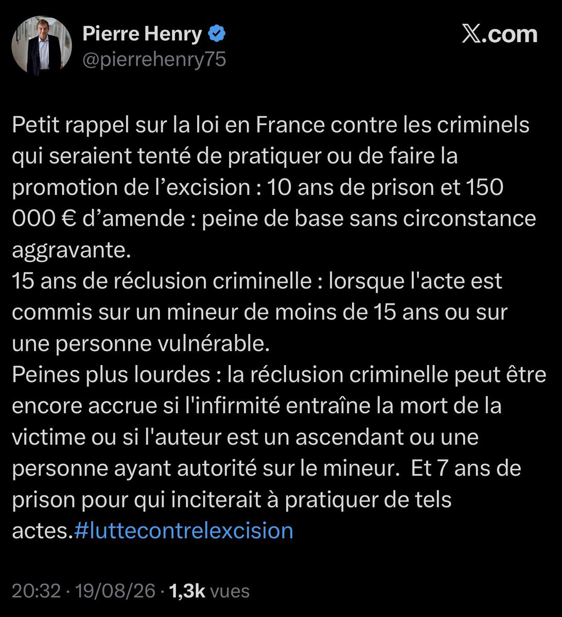 fleurdubaol's tweet photo. Merci cet homme a fuit
Le terrorisme au Mali 
 vit en France
Fait campagne pour léxcision 

Nous l'avons signalé
La police du val de Marne où il habite a été d'une grande aide. Il a supprimé ses twits

Nous aimerions qu'il tente au Mali pour vivre les valeurs qu'il chérît tant 

Demain mobilisation contre l'excision à Paris 
SORORITE INTERNATIONALE ✊🏾