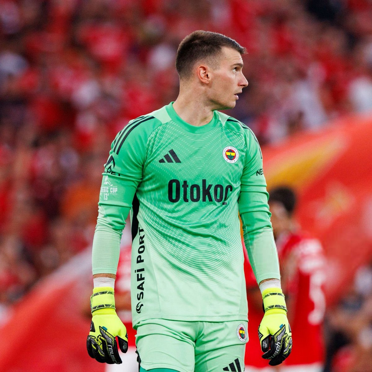 TekYolFener's tweet photo. Barcelona ve Fenerbahçe, Dominik Livakovic'in transferi için anlaşmaya vardı.

Fenerbahçe, Barcelona'nın teklifini kabul etti ve evrak alışverişi çok yakında başlayacak. 

(Sport) https://t.co/umFnCUV73o