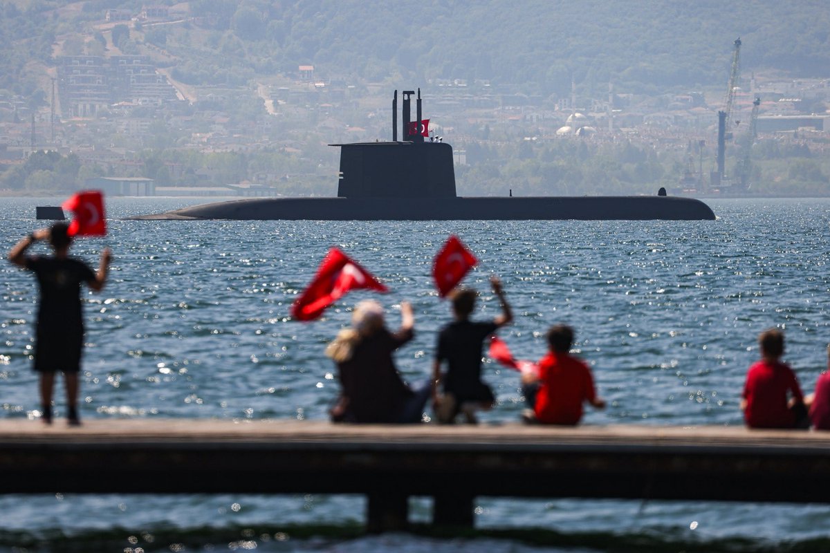 abdulhamitgul's tweet photo. Mavi Vatan’ın kalbi Gölcük’te atıyor.
Bu manzaraya doyamadık!
Teknoloji, milli gurur ve denizcilik ruhu bir arada.

Gençlerimize ilham kaynağı olan bu kıymetli etkinlik için Sayın Selçuk Bayraktar ve emeği geçen herkese teşekkür ederim. 

#TeknofestMaviVatan https://t.co/Zgbs8Ujxda