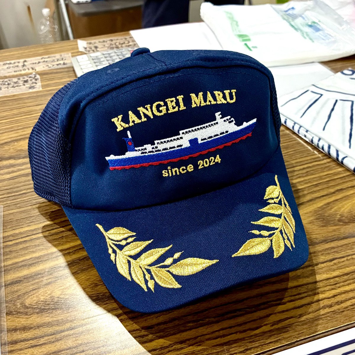 Sand_leon's tweet photo. 潜水母艦……ではなく、世界で唯一の捕鯨母船「関鯨丸」の見学してきました。鯨の解体を行う甲板がまな板状になってるの面白かった。船の形は全く違うけど、DDHの中と雰囲気が似てたー。 https://t.co/j1DtpJbkHK