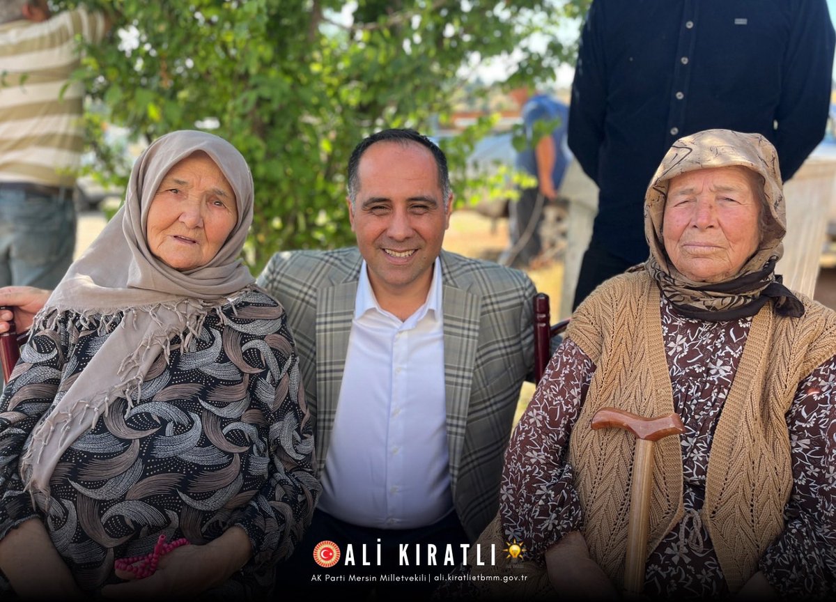 ALKIRATLI's tweet photo. 📍 Kocaoluk Mahallesi | Silifke

İlçe Başkanımız Sayın Mehmet Emin Kurt, Kadın Kolları Başkanımız Sayın Emine Can, ilçe yöneticilerimiz ve belediye meclis üyelerimizle birlikte Kocaoluk Mahallemizi ziyaret ettik.

Mahalle Muhtarımız Sayın Fetih Yüksel ve kıymetli hemşehrilerimizle bir araya gelerek talep ve ihtiyaçlarını dinledik; Cumhurbaşkanımız Sayın Recep Tayyip Erdoğan’ın liderliğinde Silifke’mize ve Mersin’imize kazandırdığımız hizmetleri, önümüzdeki dönemde hayata geçirmeyi planladığımız projeleri konuştuk.

Hemşehrilerimizin görüş ve önerileri, hizmet yolculuğumuzda her zaman yol göstericidir. Misafirperverlikleri ve samimi sohbetleri için Muhtarımız Sayın Fetih Yüksel’e ve tüm Kocaoluklu hemşehrilerimize teşekkür ediyorum.

@abuyukgumus 
@yahyacelik_ 
@Ruken_Kilerci 
#AKParti #Mersin #Silifke