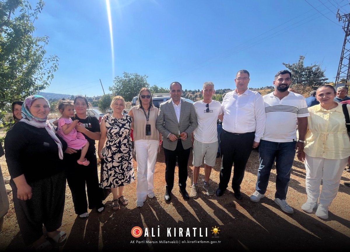 ALKIRATLI's tweet photo. 📍 Kocaoluk Mahallesi | Silifke

İlçe Başkanımız Sayın Mehmet Emin Kurt, Kadın Kolları Başkanımız Sayın Emine Can, ilçe yöneticilerimiz ve belediye meclis üyelerimizle birlikte Kocaoluk Mahallemizi ziyaret ettik.

Mahalle Muhtarımız Sayın Fetih Yüksel ve kıymetli hemşehrilerimizle bir araya gelerek talep ve ihtiyaçlarını dinledik; Cumhurbaşkanımız Sayın Recep Tayyip Erdoğan’ın liderliğinde Silifke’mize ve Mersin’imize kazandırdığımız hizmetleri, önümüzdeki dönemde hayata geçirmeyi planladığımız projeleri konuştuk.

Hemşehrilerimizin görüş ve önerileri, hizmet yolculuğumuzda her zaman yol göstericidir. Misafirperverlikleri ve samimi sohbetleri için Muhtarımız Sayın Fetih Yüksel’e ve tüm Kocaoluklu hemşehrilerimize teşekkür ediyorum.

@abuyukgumus 
@yahyacelik_ 
@Ruken_Kilerci 
#AKParti #Mersin #Silifke