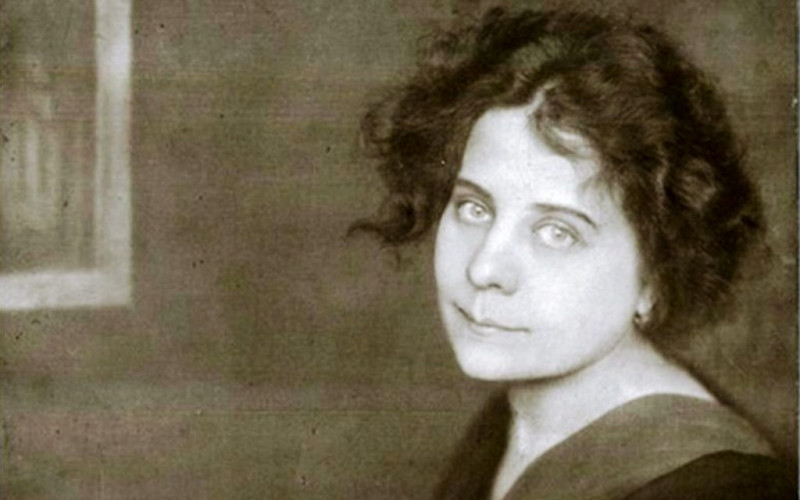 hlohungary's tweet photo. "It is hard to consider the absence of Colours and Years from set reading lists and not read it as an expression of the belief that women’s fates – especially when told by women – do not belong in the core canon."

The HLO Starter Pack: Margit Kaffka

https://t.co/cRZtBBEEpQ https://t.co/HJzeAftweK