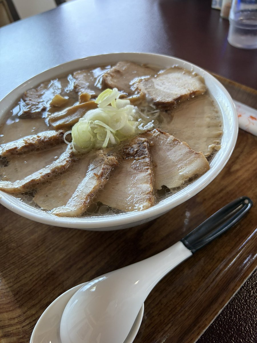 kenty3203's tweet photo. #見た人もなにか無言でラーメンをあげる https://t.co/xZWROEuh2u