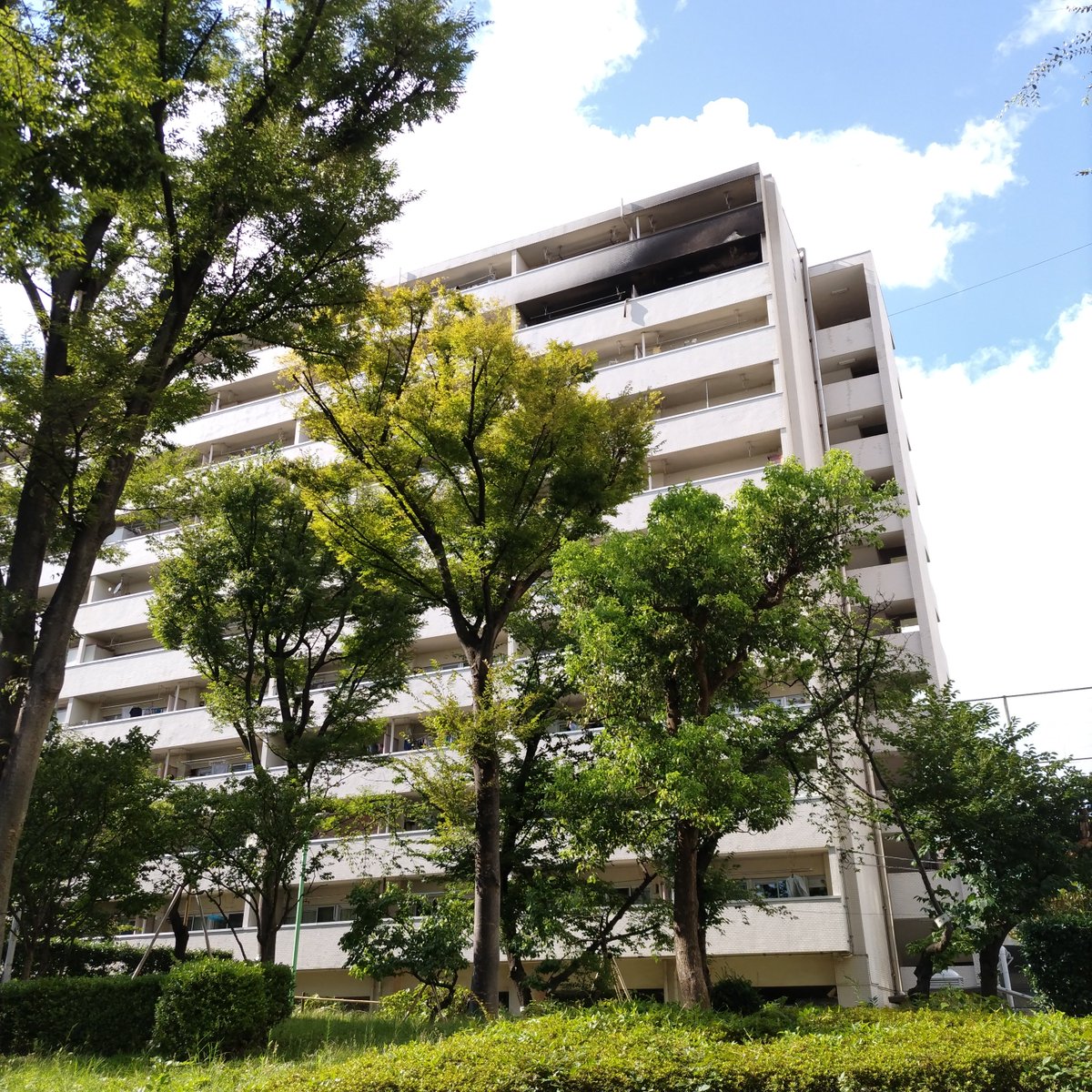ponio421's tweet photo. 昨日火事のあった江東区亀戸の団地に来ました https://t.co/FAsgDfjArL