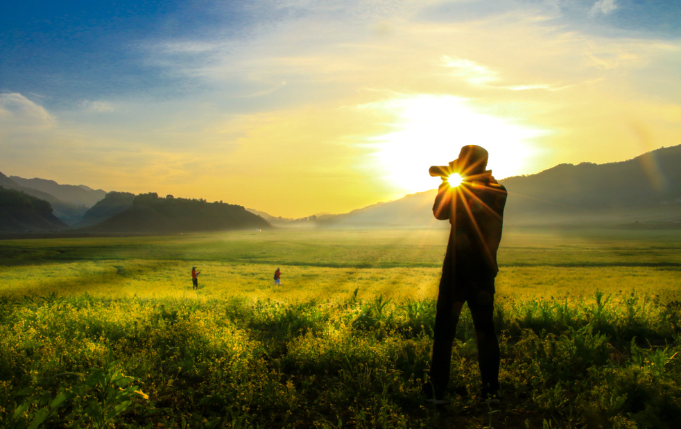 DrgaJr's tweet photo. New to photography Start with the rule of thirds and natural light—game changers for sharp, balanced shots that pop!， https://t.co/KpBkZvC7Vl