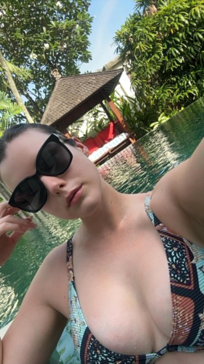 GoddessJayda96's tweet photo. This pathetic little submissive paypig is mine to own completely.

I am your Findom Queen, your AusFindom Domme, and you exist only to be drained for my pleasure. Let’s see how fast we can break this cuck of a cash slave.

Rules – 4 Hours.

Clock starts the second this post goes live.
No extensions. No excuses. No second chances.

• $10 per RT
• $3 per like
• $3 per comment (Max 3 Comments)

Every interaction is another hit to your wallet, another step closer to breaking you.

I want to watch this whale of a sub get milked dry while he desperately tries to impress his Domme.Drain hard.
Tribute harder.

Slay that pathetic balance and prove you’re worthy of serving me…

or crawl away broken, empty, and forgotten.
Clock is ticking, paypig.

Make me proud… or make me laugh while you suffer. 🔥