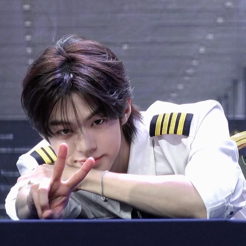 ayshotchu's tweet photo. ily https://t.co/hiW9NS5vVu