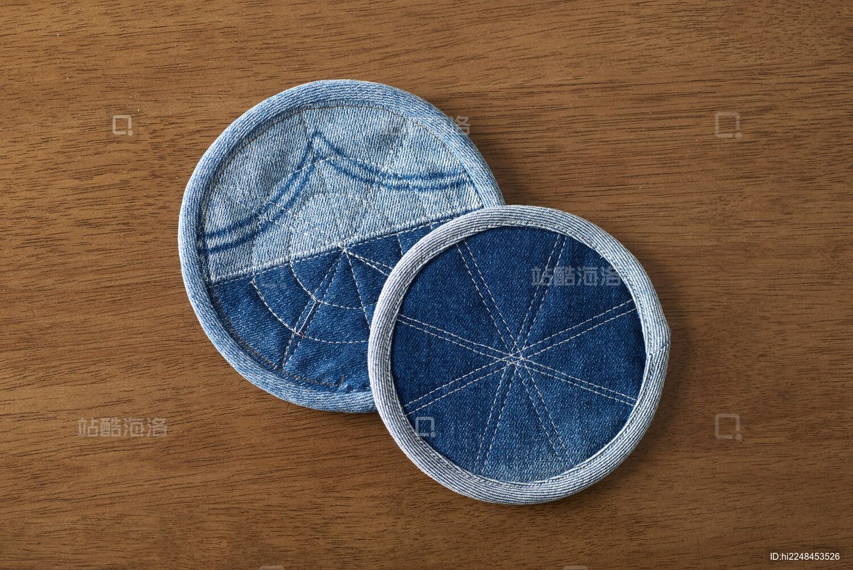 Idr_dindaa's tweet photo. Just finished this cute fabric patchwork coaster! Stitched with love, perfect for adding a warm handmade touch to my coffee table. Who else loves tiny craft projects that make everyday cozier， https://t.co/CBL0UGjLo8