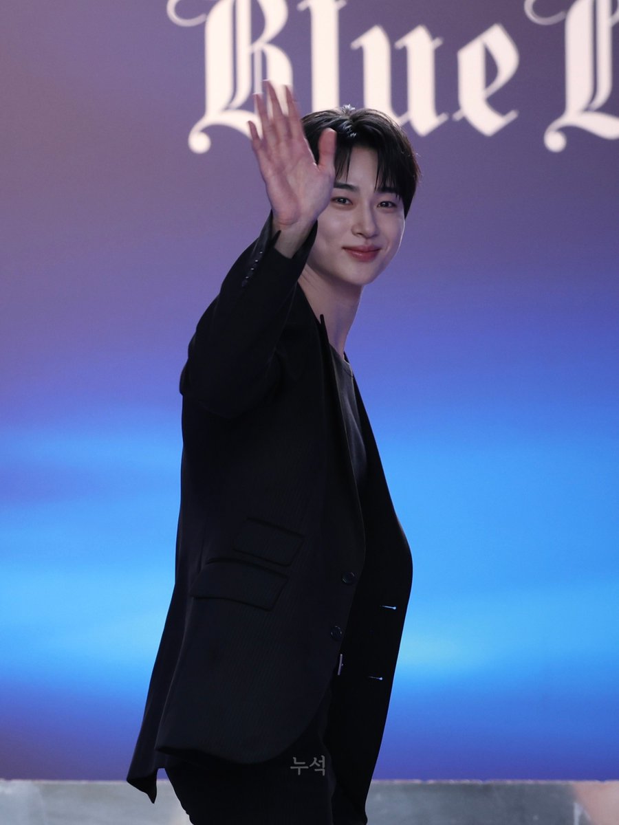 190nuseok's tweet photo. 260821 조니워커 팝업

#ByeonWooSeok #변우석 https://t.co/Am2yWqKYfx