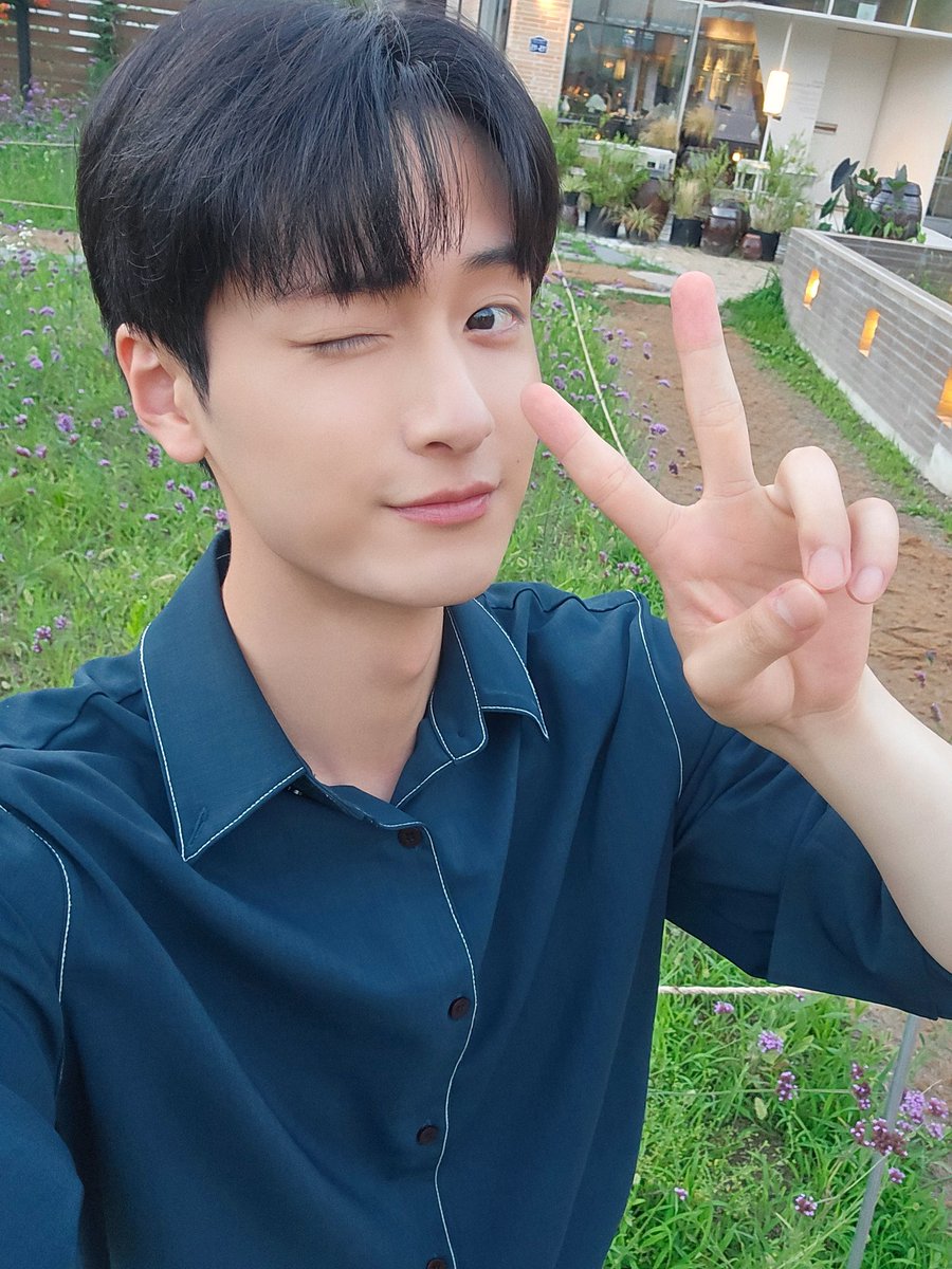 GHOST9OFFICIAL's tweet photo. [📸]

지금 보고 있지??

#GHOST9 #고스트나인
#LEEWOOJIN #이우진
#신들린로맨스 https://t.co/NZJQMp1tYH