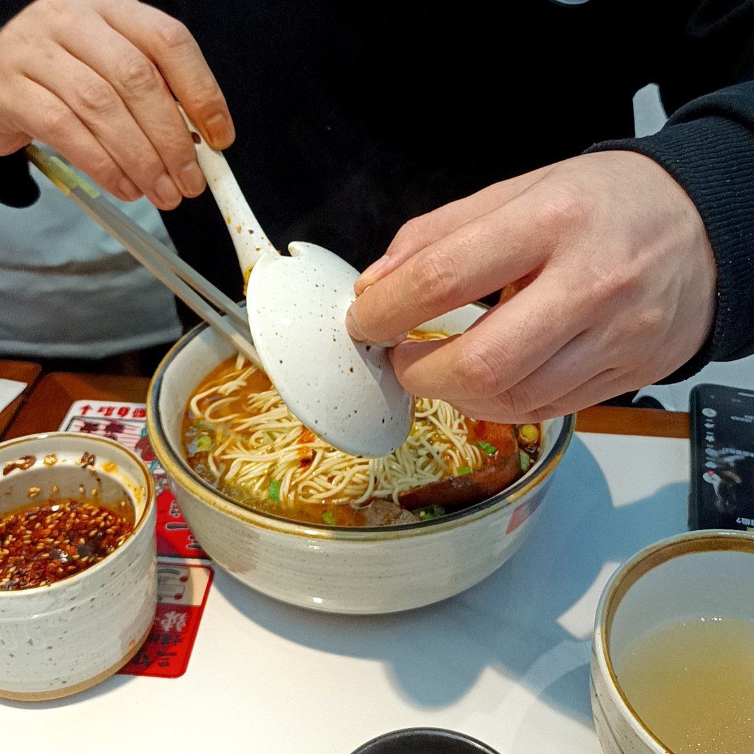 to0ota_459's tweet photo. Shared instant noodles at 2am, laughing till our sides hurt—simple days hit different with you. https://t.co/X2JJKEpLoY