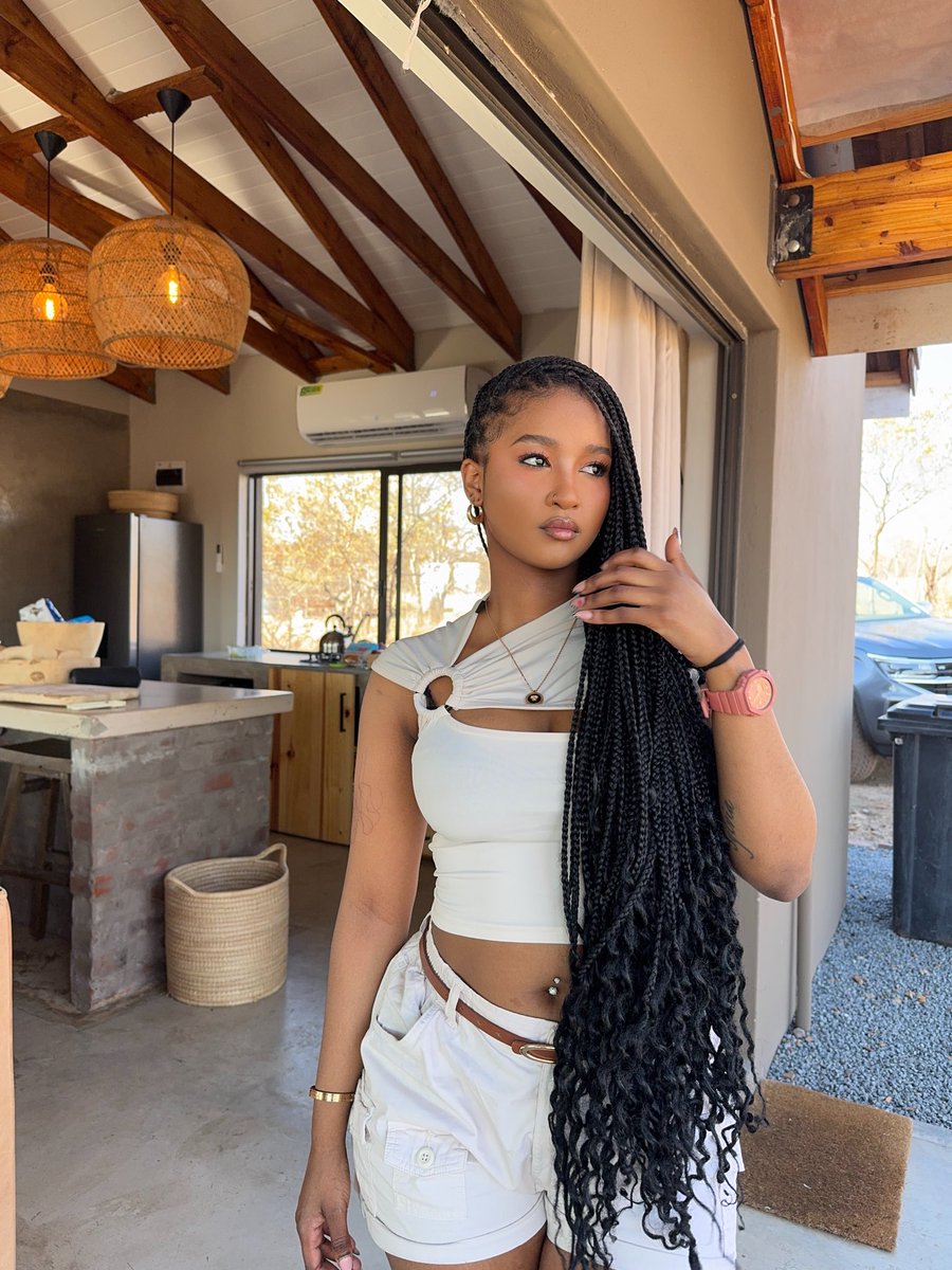 SibahleKate's tweet photo. Couldn’t decide on the shorts 😂🤍🤎 https://t.co/palcVvOLut