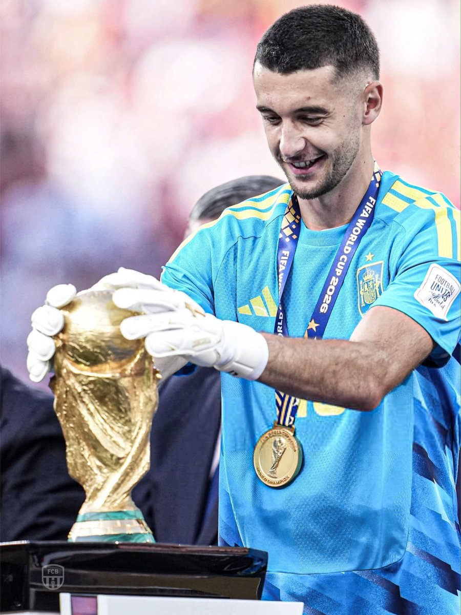 Tobs_fc's tweet photo. 🚨 OFFICIAL: Barcelona becomes the first club in foosball history to have two World Cup medal holders as goal keepers. 

First place medal                                      Third place medal. https://t.co/J2MKbMUTcH