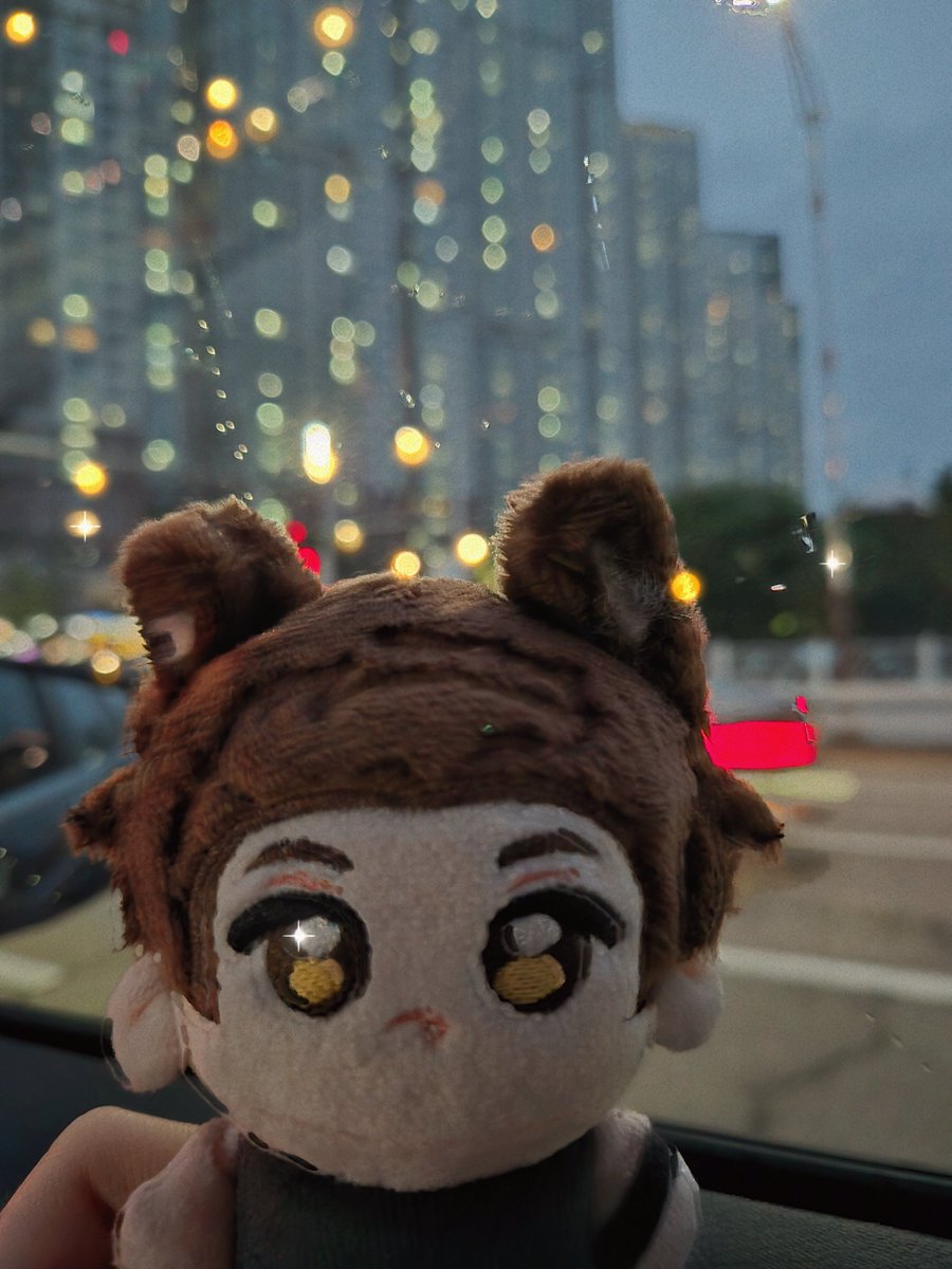 AILIN55773239's tweet photo. 작은 비가 왔는데도 결국 쇼핑몰에 잠깐 놀러 다녀왔어요☔️
설마 다이소에서 늑대 인형을 발견할 줄은 정말 몰랐는데… 너무 귀여워서 바로 데려왔어요🐺🤍
#LadsIs6 #NoValkoNoMoney #BringValkoBack #ValkoIsLoved #Valkols6thLI https://t.co/QkohXyDvIc