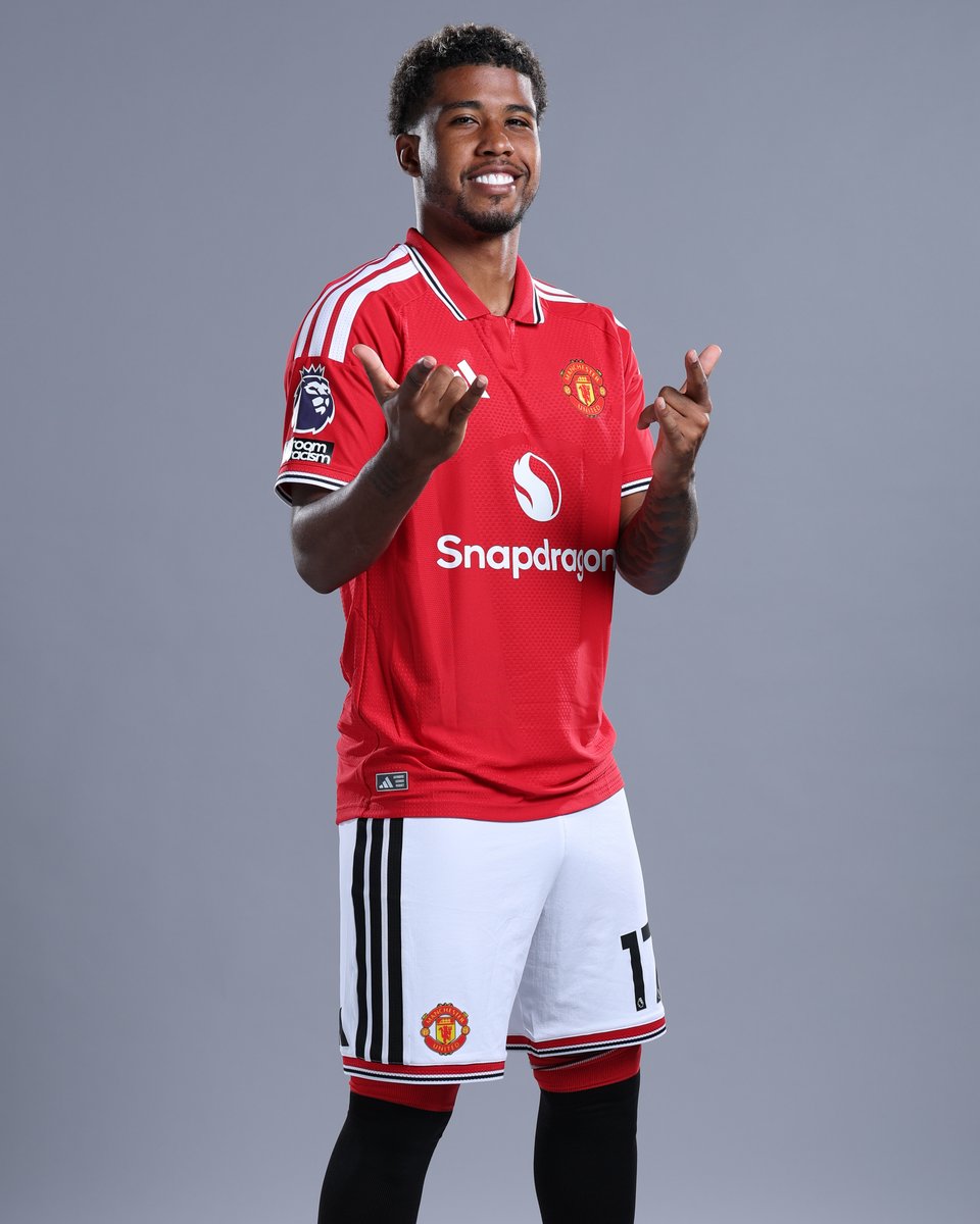 ManUtd's tweet photo. New-season ready 📸💫
