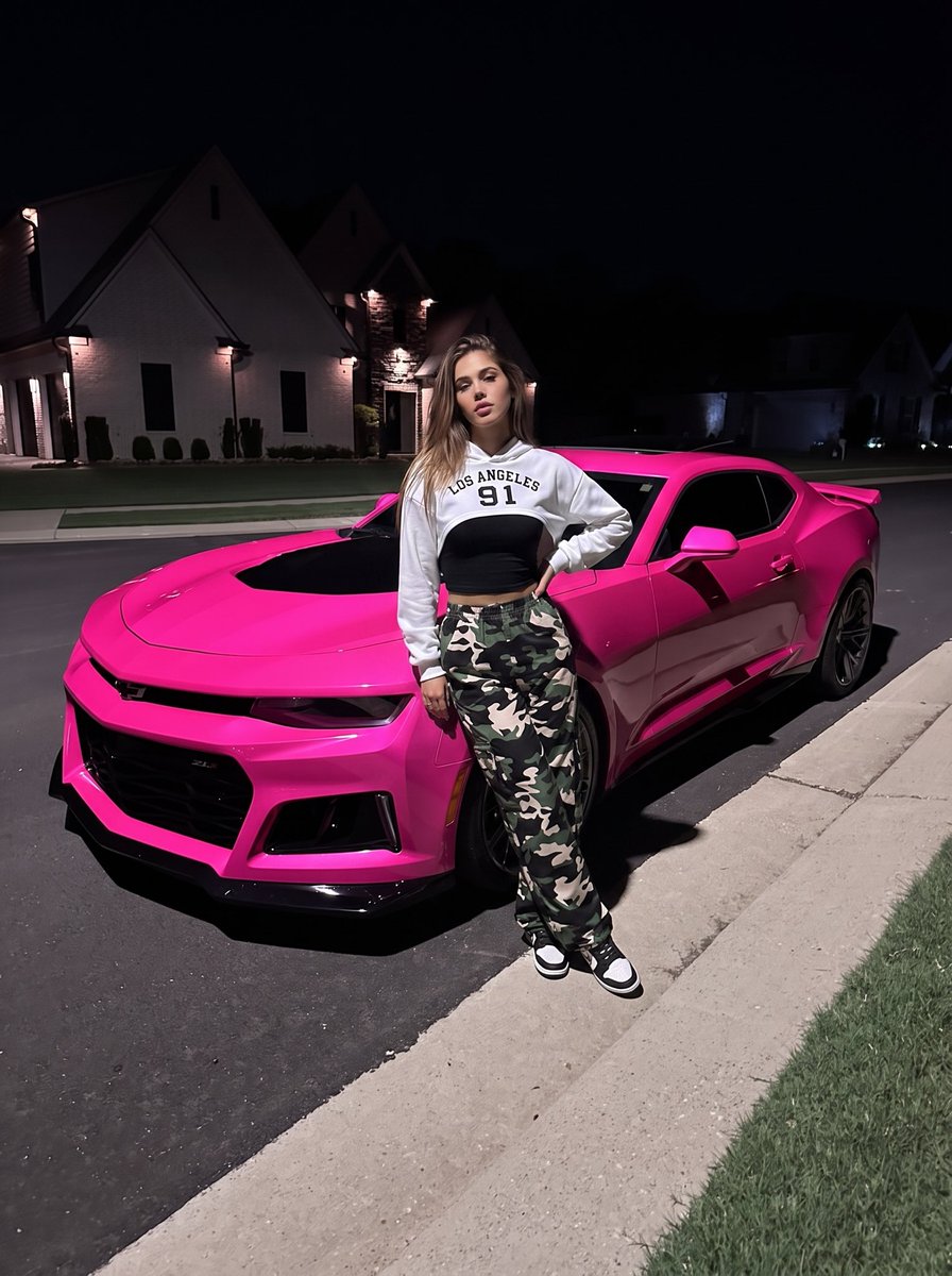 KaelynHayesss's tweet photo. Vroom vroom https://t.co/opDHRlv9TB