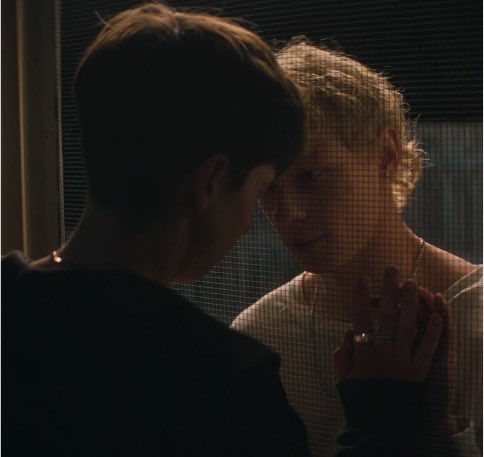 wlwkiarah's tweet photo. every day i think abt how the screen door acts like a confessional https://t.co/qQfUiT6xgN