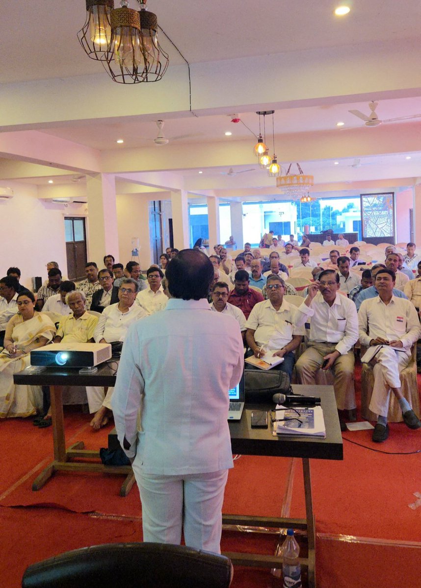 MedhankarJi's tweet photo. In the third session of the "Two-days BAMCEF Cadre Camp (August 15-16)" organized by BAMCEF West Bengal, training was provided on the topic "History of BAMCEF, D.S-4 & B.S.P." 

In this session, pictures of some PPT slides related to the Early Life and Struggle of Shri Kanshi Ram Ji were shown.