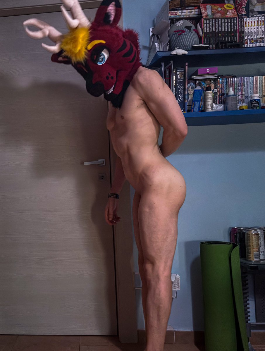 Buff_Handlebars's tweet photo. Looking at something? 😏 https://t.co/izteve1pZp