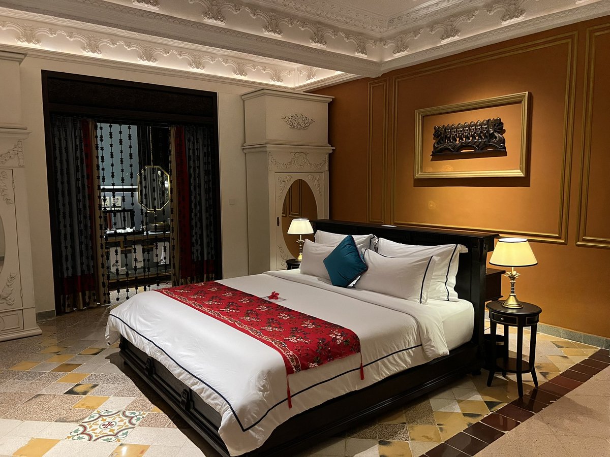 luxurygroup's tweet photo. Savvy travelers are increasingly aware that Google and OTAs present all hotels which pay them a commission without any discernment on the hotel's actual quality and condition resulting in bad reviews later which can greatly reduce future bookings. Luxury Group inspects, evaluates and vets all hotels featured. #luxuryhotels #fivestarhotels #worldsbesthotels https://t.co/hVjwRS1lxL