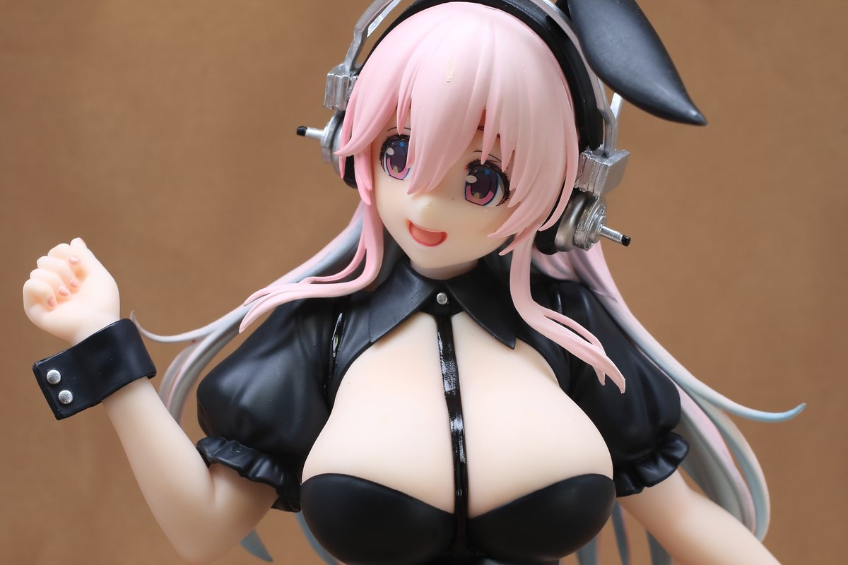 eld909Apex's tweet photo. BiCute Bunnies Figure すーぱーそに子 逆バニー
#バニーの日
なんかバニーの日なるものが2回あるそうで、前回は知らなかったのでアップしそびれましたが
今回はまだ撮ってなかったそに子を撮ってみました
燕尾とかウェイトレスに比べるとややボリュームが抑えられていますがとんでもないサイズです https://t.co/SAMsSFkFGs