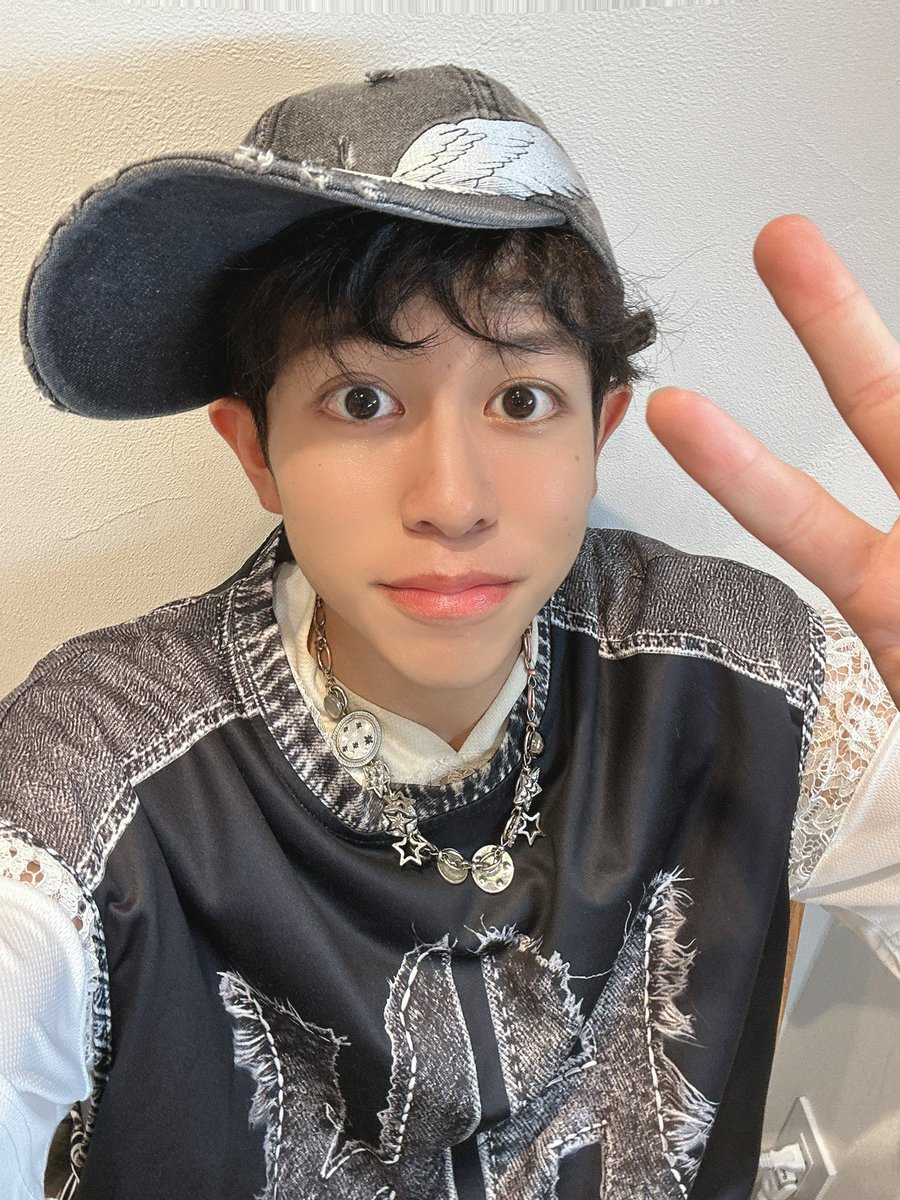 dragonfly_aoi's tweet photo. 今日はフリーライブにお越しくださり、ありがとうございました😊
今日もたくさん声出してくれて、ありがとう!!
めっちゃ聞こえたよ👂
明日も明後日もライブあるから、是非行ける方は遊びにきてね👀
今日はしっかり休んでね🍵
#DRAGONFLY
#ドラゴンフライ
#ドラフラ
#DFUP1500 https://t.co/ktkmRP7cs8