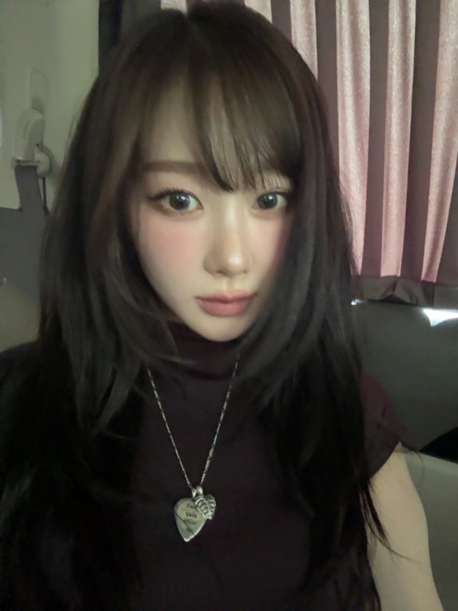 ae_sam0's tweet photo. 버블 셀카 너무 여자 https://t.co/D7Cd6yKmQZ