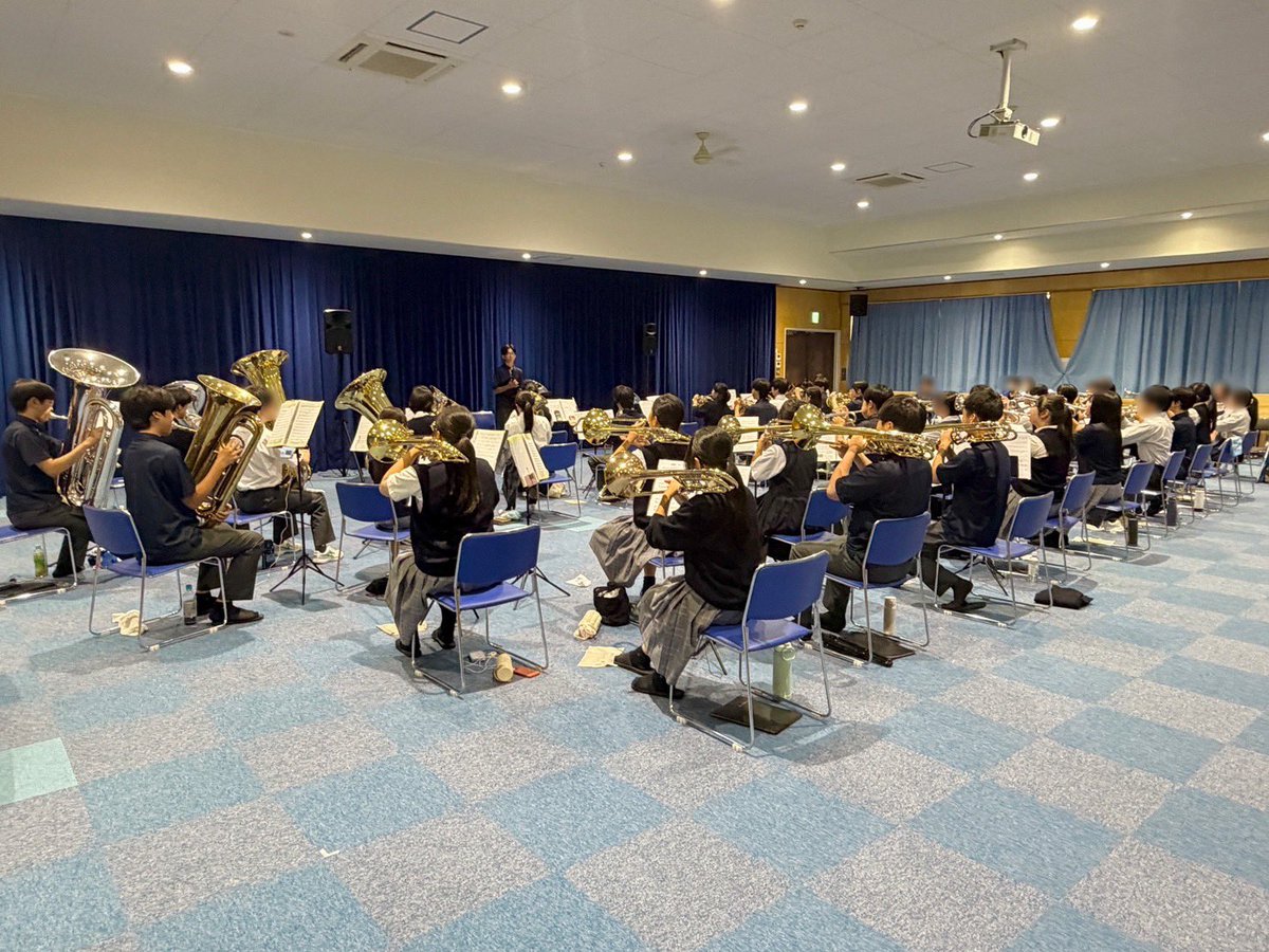 kasumibrassband's tweet photo. 本日、部活動体験会を行いました！
中学生と一緒に練習することで私たちにとっても充実した部活動体験会になりました🌟
お越しくださった皆様ありがとうございました！

#部活動体験会 #吹奏楽 #吹奏楽部 #霞ヶ浦高校 #霞ヶ浦高校吹奏楽部 https://t.co/R3XE6ohLrl