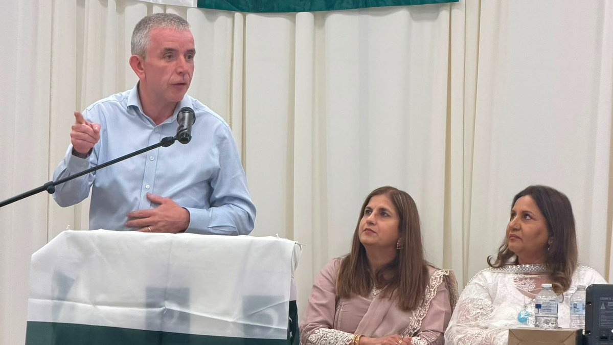 PakinGlasgow's tweet photo. In his remarks, CG highlighted the vital role of overseas Pakistanis in projecting a positive image of🇵🇰. 

@johnadgrady &amp; @ahmed01 also praised the Pakistani community’s valuable contribution to Scottish society and its role in strengthening Pakistan-Scotland ties.

[2/3] https://t.co/YJVgGSpQo6