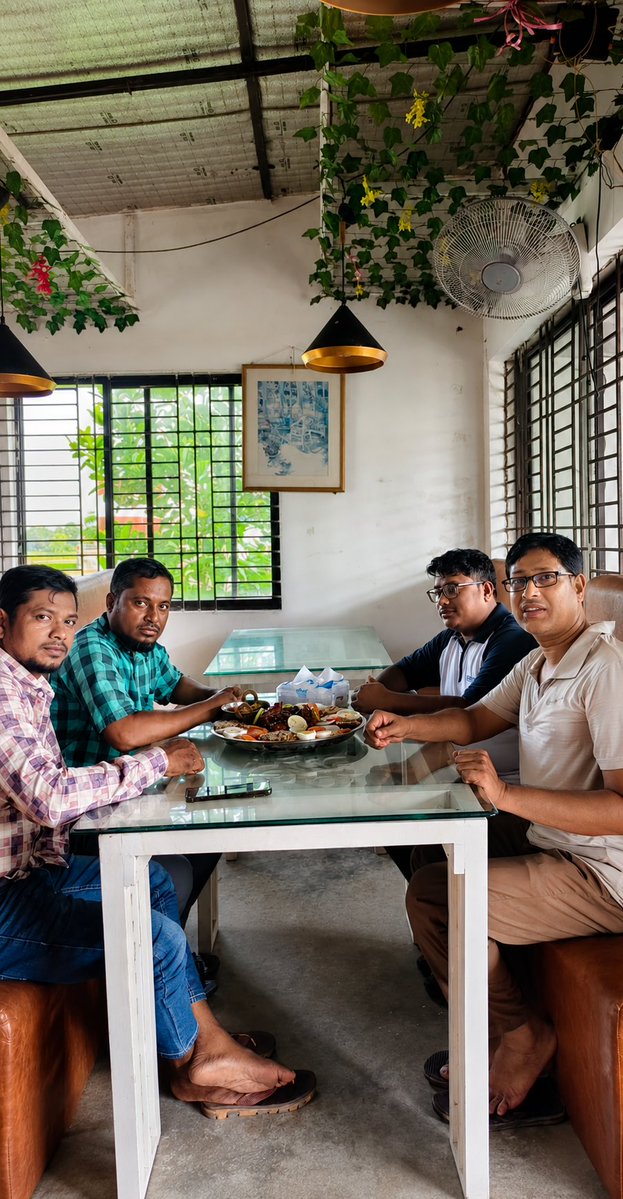 simtu_tv's tweet photo. অদ্য তারিখে (২১/০৮/২০২৬ খ্রিঃ) মাস্টার মোঃ ইব্রাহিম সাহেবের ইনভাইটেশনে কুমিল্লার গাংরা হাইওয়ে রোডের একটি অভিজাত রেস্টুরেন্টে আজকের লাঞ্চ এর একটি দৃশ্য। https://t.co/ozc1Fu915R