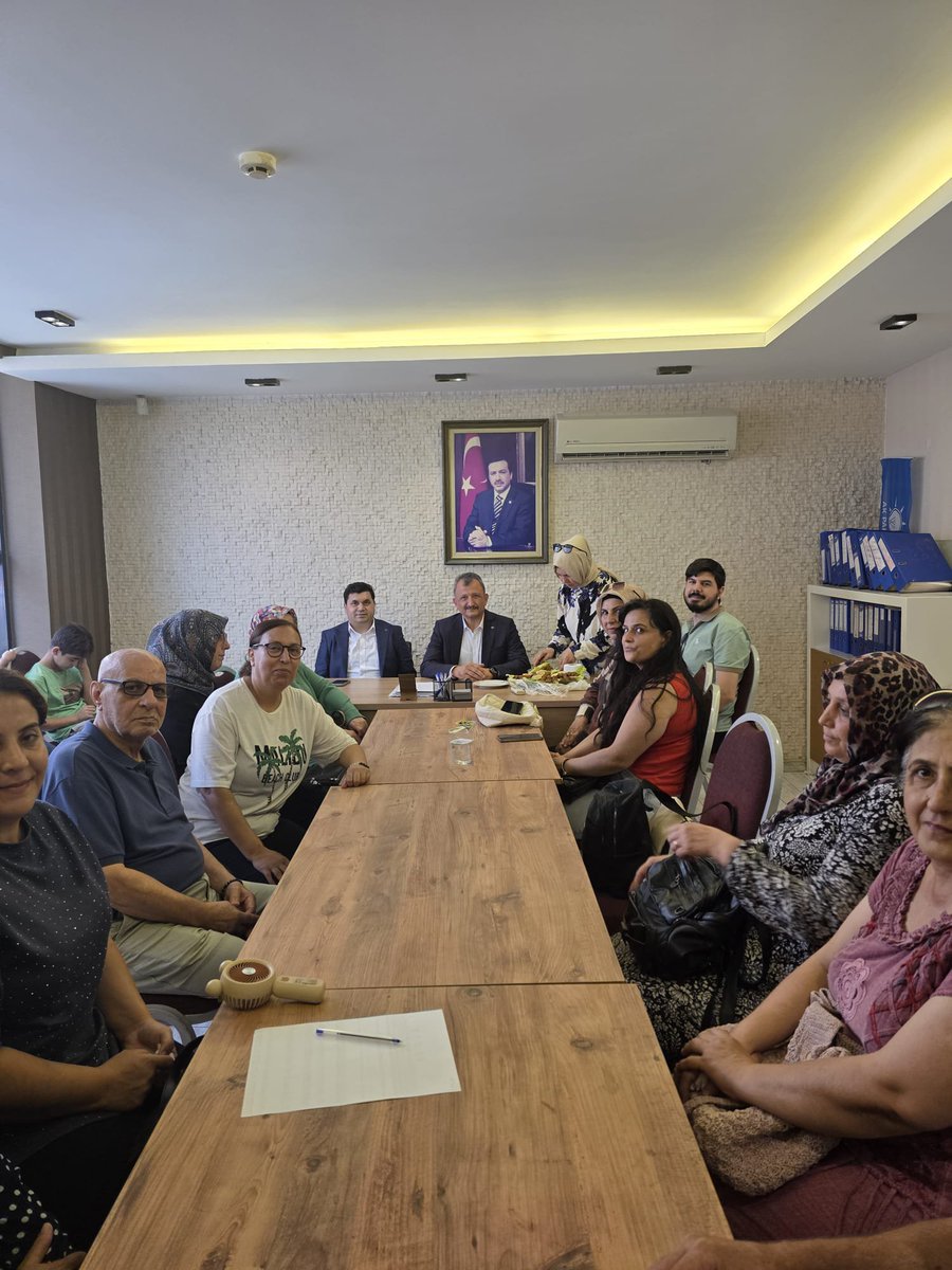 coskunali_01's tweet photo. Yeşilyurt Mahalle Başkanımız Sayın Ziya Yırtıcı ve kıymetli mahalle yönetimimizi İlçe Başkanlığımızda misafir ettik.

Mahallelerimiz teşkilatımızın sahadaki gücü, milletimizle kurduğumuz gönül bağının en sağlam halkasıdır. Birlik, beraberlik ve aynı heyecanla Yeşilyurt’umuz ve Seyhan’ımız için çalışmaya devam edeceğiz.

#GüçlüTeşkilatGüçlüSeyhan