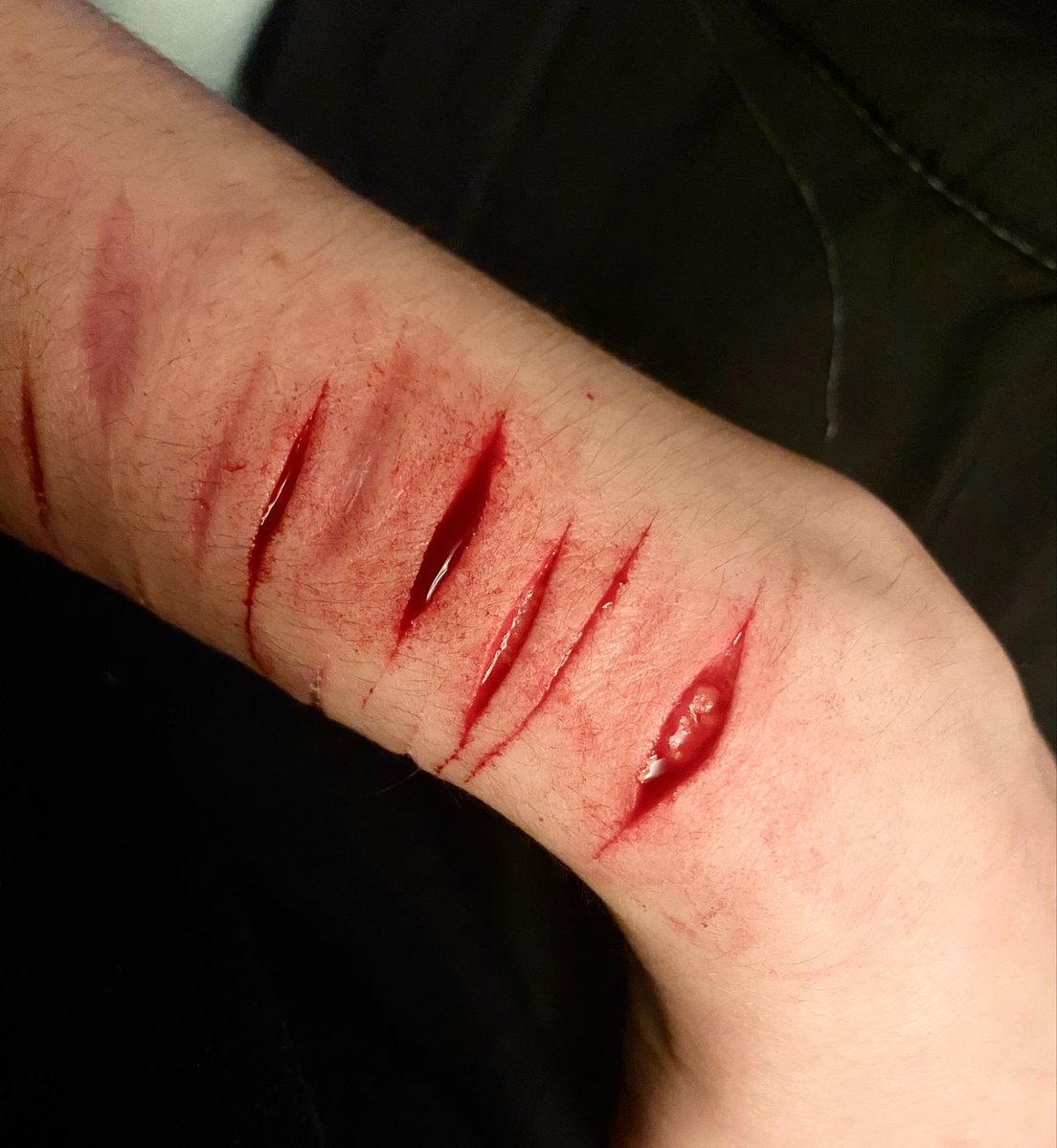 olivectrl's tweet photo. fake sfx makeupppp ai gen 
━━━━⊱⋆⊰━━━━ 
#slittwt #988twt #ouchietwt ⊹ ࣪ ˖୨୧ https://t.co/sQ0YDESv4K