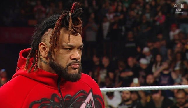 DFW_Wrestling's tweet photo. @KingKoa_DFW @Dragon_EFED @jaydenfatuFed As Vegeta walks away, Jayden stares back at Dragon who is still recieving medical attention, as Vegeta raises his one into the sky, The crowd is still roaring. https://t.co/zrVVL3kExQ