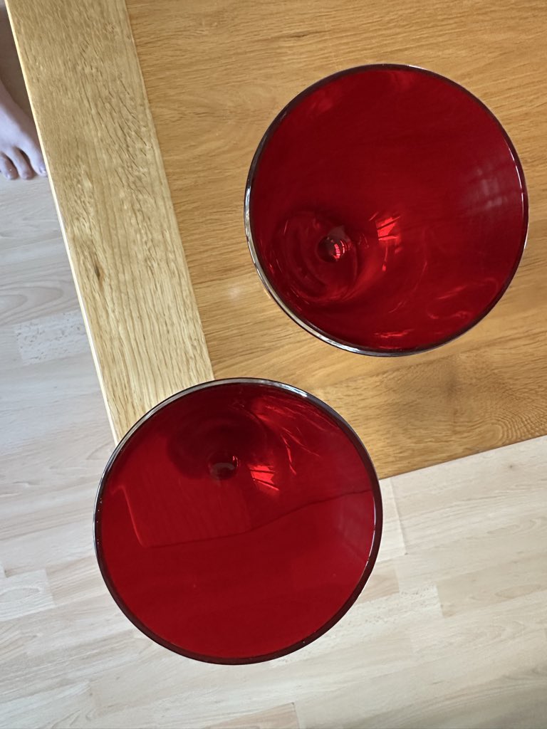 Vintage0Antique's tweet photo. Check out 2x #ROYALDOULTON - #JULIENMACDONALD Ignite Red and Clear #Glass #Wine #Goblets 20cm https://t.co/IZleFKbJLp #eBay via @eBay_UK https://t.co/0W8AVi0RME