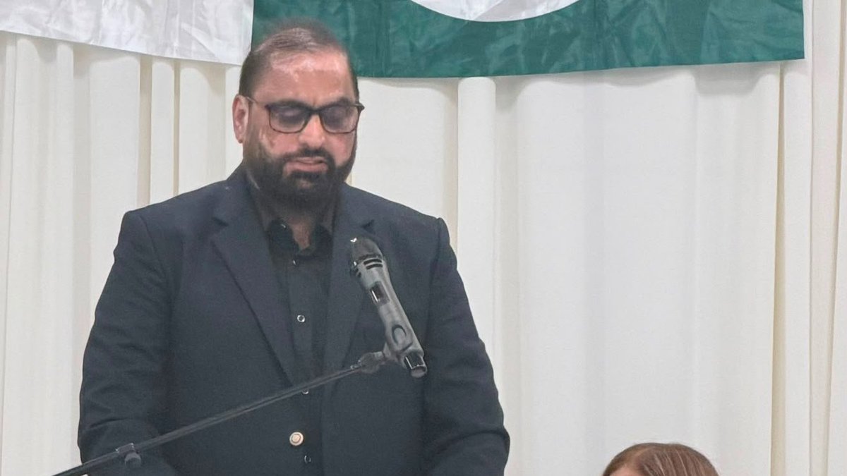 PakinGlasgow's tweet photo. In his remarks, CG highlighted the vital role of overseas Pakistanis in projecting a positive image of🇵🇰. 

@johnadgrady &amp; @ahmed01 also praised the Pakistani community’s valuable contribution to Scottish society and its role in strengthening Pakistan-Scotland ties.

[2/3] https://t.co/YJVgGSpQo6