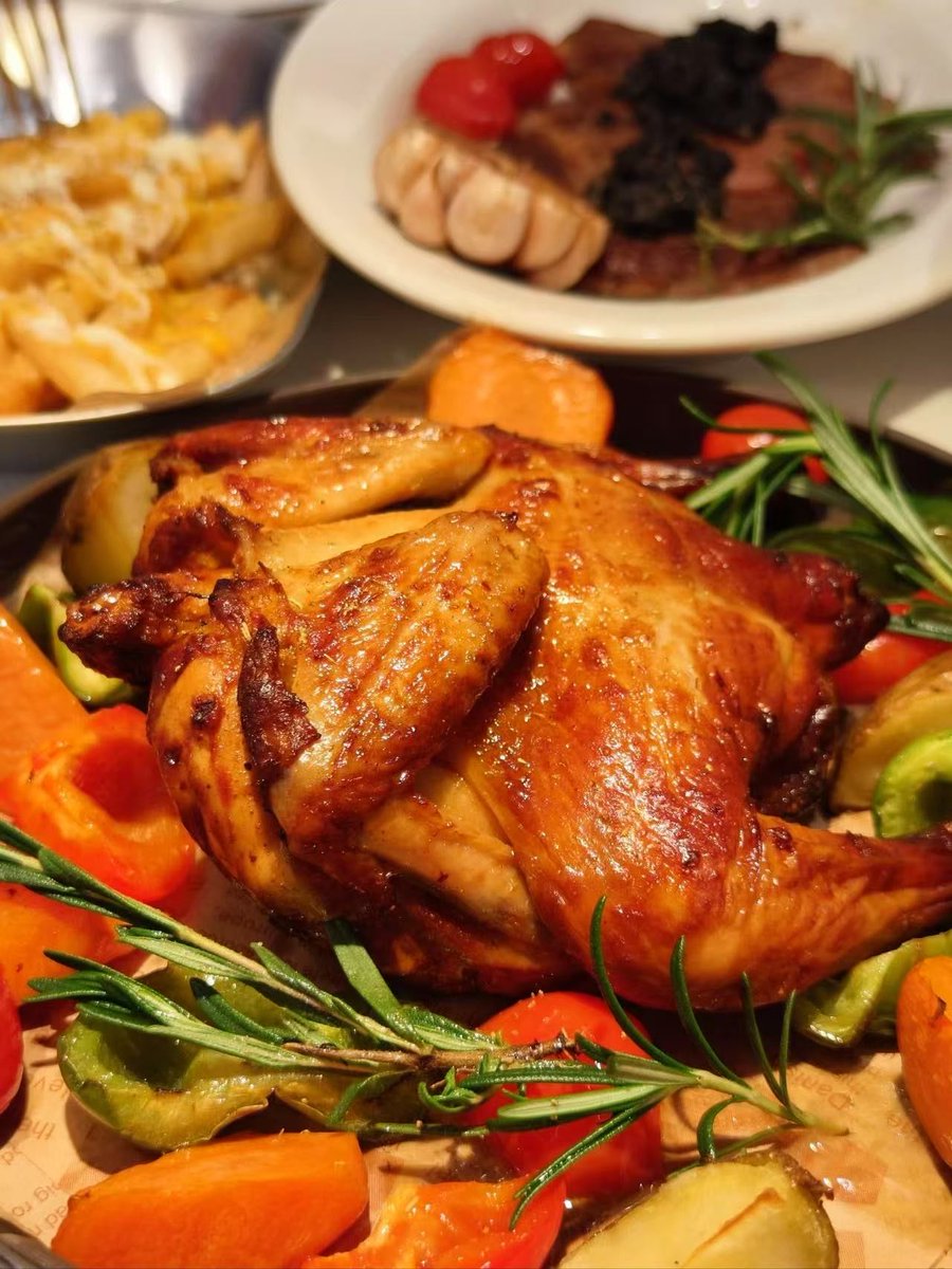 Mpuddin2's tweet photo. Thanksgiving special at our bistro! Roasted herb turkey with cranberry comp u0026 pumpkin pie slice – limited seats today! Tag your dinner crew. ， https://t.co/Cp9qO4k5oT
