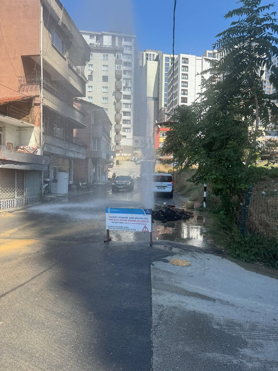 orhan_kahya's tweet photo. Sevgili İSKİ, israf haramdır. Suyumuzu tasarruflu kullanalım. 😊

Akan sadece su değil, İstanbul’un kaynağı.

@iskignmudurlugu https://t.co/jMSyV2XyM8