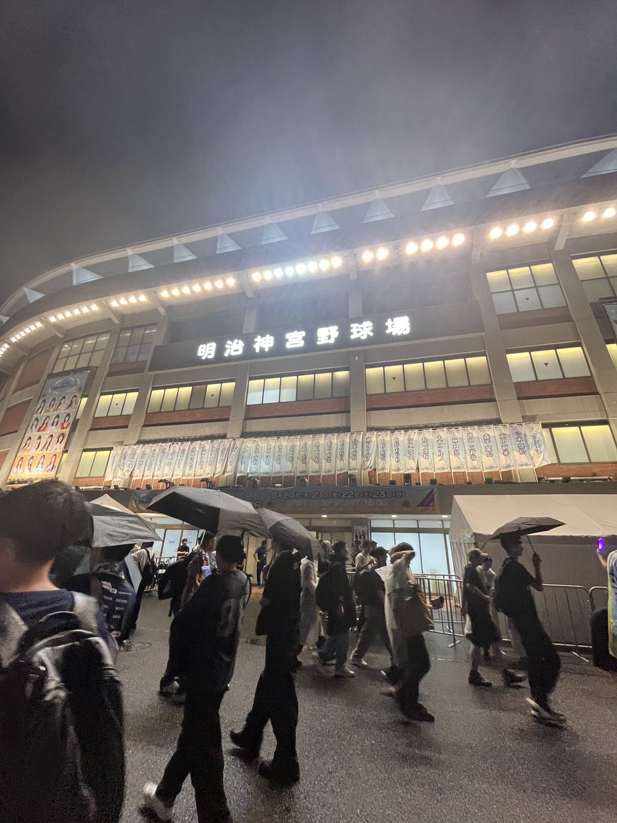 clovxxxxer's tweet photo. 仕事終わり駆け込み！ https://t.co/D3RSWtlW6U