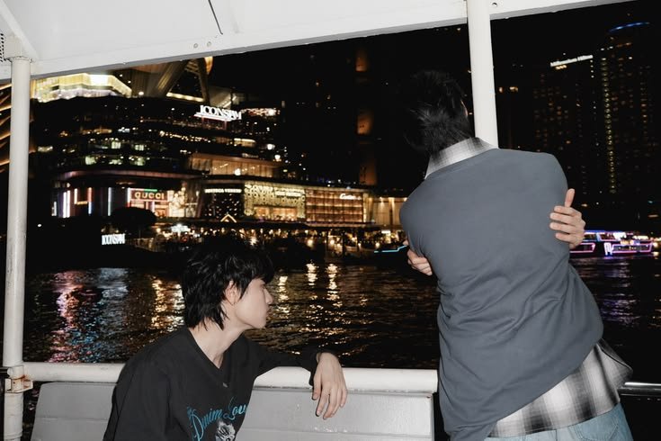 gunstxrwave's tweet photo. i’m genuinely happy knowing that everything wave endured was worth it because in the end, he found someone real, someone who sees his worth and reminds him of how good and talented he truly is. you deserve each other, #theewave. https://t.co/Ae4hQ0h26u