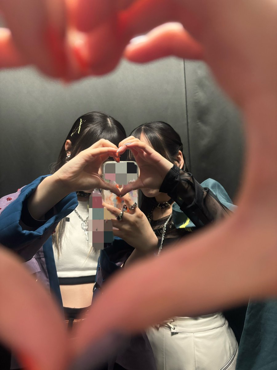 May_o_o_T's tweet photo. #団ログ 𝟮𝗻𝗱𝑺𝑻𝑬𝑷😎
ゆめみたさんのスーパーポジション東京公演です！
今日桜花ちゃんとちょうど2ヶ月前だねーって話しました✨

花道にﾜｲﾜｲでした✌️

インタビュー、桜花ちゃんの顔ばっか見ないように気をつけてたら逆にきょろきょろしてておかしい😠
ぜひご覧ください！！😠
#家団 #アワーノーツ
