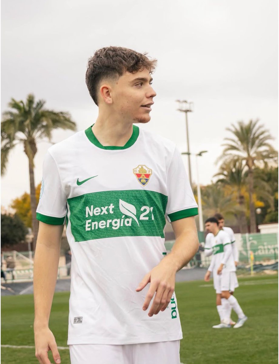 pasionfjv's tweet photo. 🏥Álex Sánchez, futbolista del #ElcheCF Ilicitano, que ha realizado la pretemporada con el primer equipo, ha sufrido una lesión del LCA (ligamento cruzado anterior).

💪🏻💚Desde Pasión Franjiverde le deseamos mucho ánimo y una pronta recuperación. 

📸: @albertutska https://t.co/n48mAYERJD