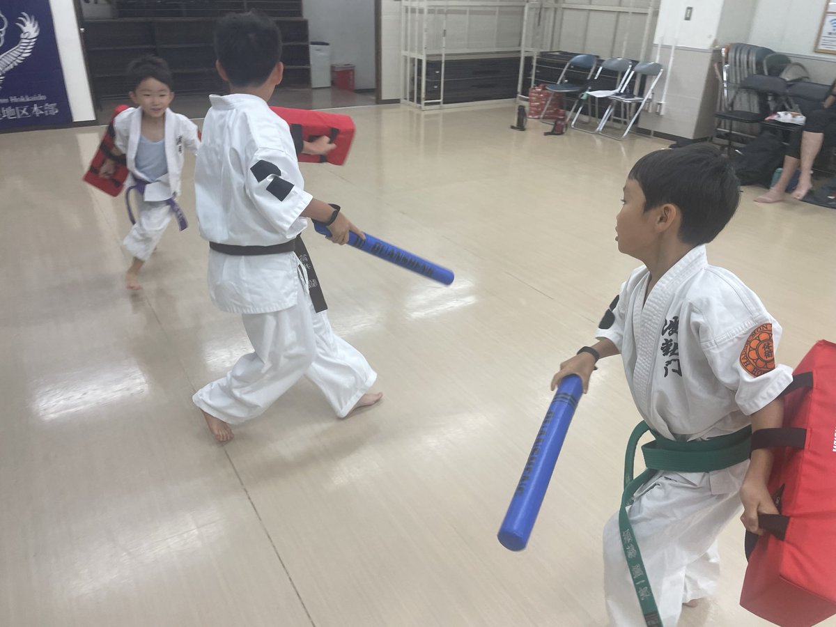 MonHado68150's tweet photo. 🥋今日も元気に稽古に励んでいます🥋

見学・体験レッスン随時受付中！
▼詳細・お問い合わせはこちら
https://t.co/0b0mLxIANg

#武道 #空手 #体術 #習い事 #札幌 #sapporo #子供 #札幌市北区  #札幌市西区 #札幌市白石区 #札幌市東区 #札幌市南区 #札幌市中央区 https://t.co/HzQz2R3iIL