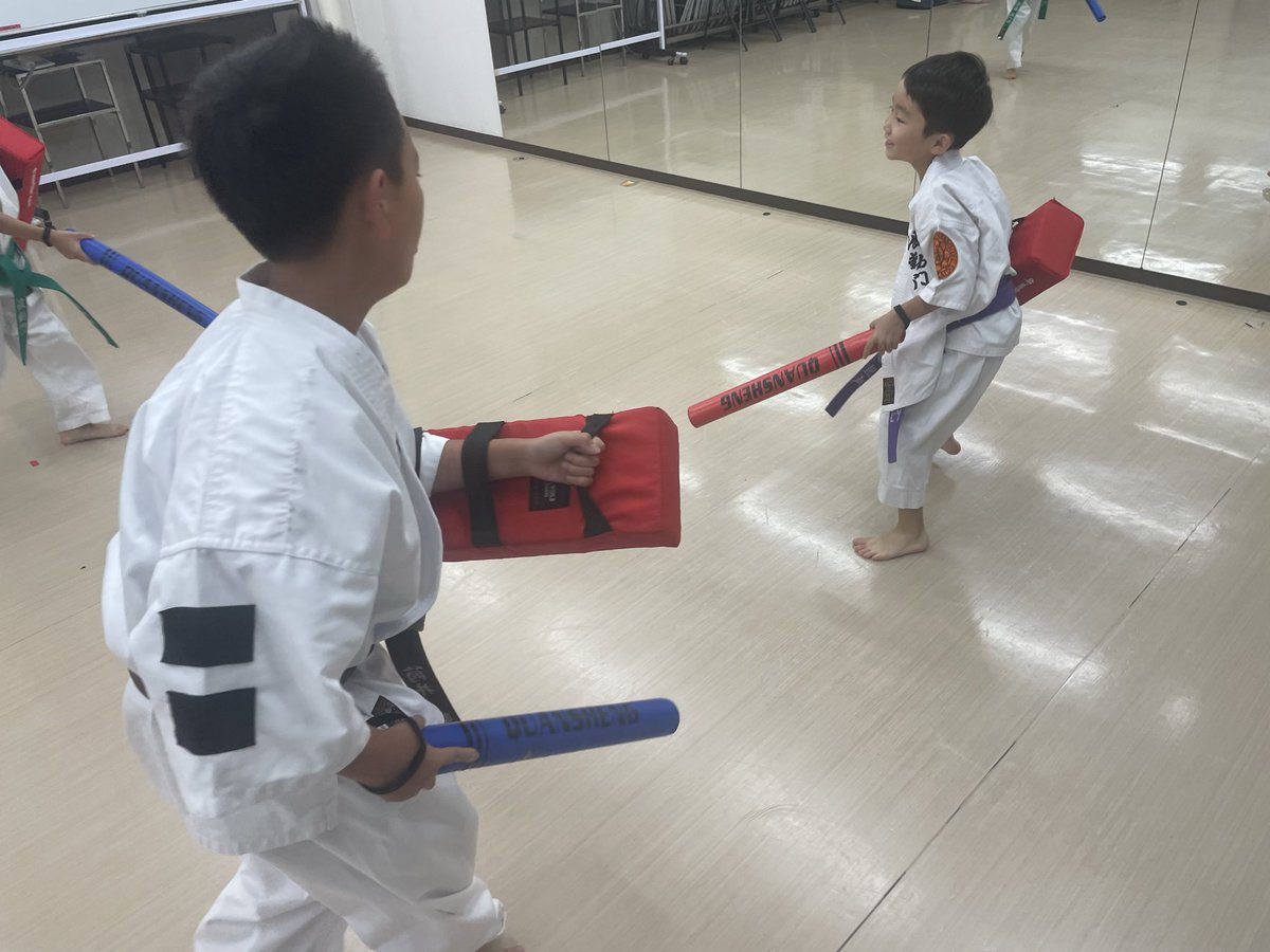 MonHado68150's tweet photo. 🥋今日も元気に稽古に励んでいます🥋

見学・体験レッスン随時受付中！
▼詳細・お問い合わせはこちら
https://t.co/0b0mLxIANg

#武道 #空手 #体術 #習い事 #札幌 #sapporo #子供 #札幌市北区  #札幌市西区 #札幌市白石区 #札幌市東区 #札幌市南区 #札幌市中央区 https://t.co/HzQz2R3iIL