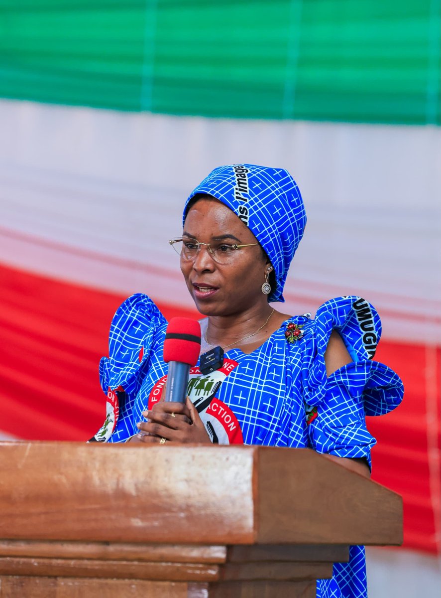 OPDD_Burundi's tweet photo. Pour construire une Nation forte, il faut préparer dès aujourd’hui l’avenir des générations futures. SE @Burundi1stLady a insisté sur le rôle des femmes leaders dans l’éducation des enfants, dans le respect de l’identité, des valeurs et de la culture burundaise https://t.co/3etpxk5k3P