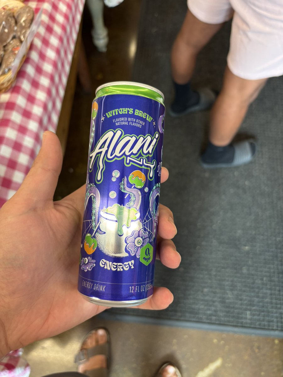 Bryan_edward19's tweet photo. Found one in the wild!! $CELH #witchesbrew https://t.co/xpTUvNMtwF