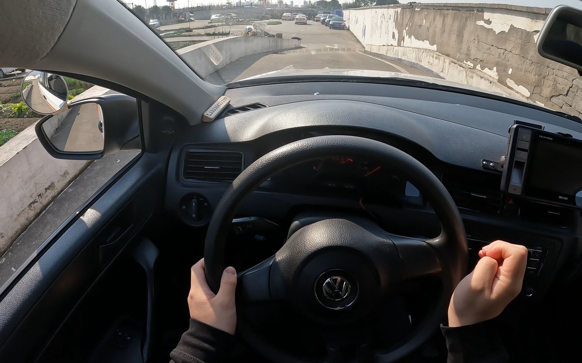 lee_majik's tweet photo. Just aced my first parallel parking attempt!  Swear I didn’t even bump the curb (okay, maybe a tiny nudge). Day 2 of driving lessons, surviving one turn at a time. #LearnerDriver https://t.co/2lUjJPMSGV