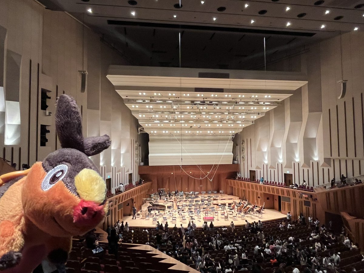enju_vt's tweet photo. オーケストラ楽しかった！
2世代・4世代・5世代ぐらいの人に刺さるセトリだった気がする(DP・HGSS・BWあたりをよくやってたので自分は刺さった)
あとフルートのお兄さんがめちゃくちゃ面白かった()
アンコールはないみたいだけど拍手は止めない方が良いかも？
#N響 #ポケモン #ポケモンオーケストラ https://t.co/CpwdLOt65P