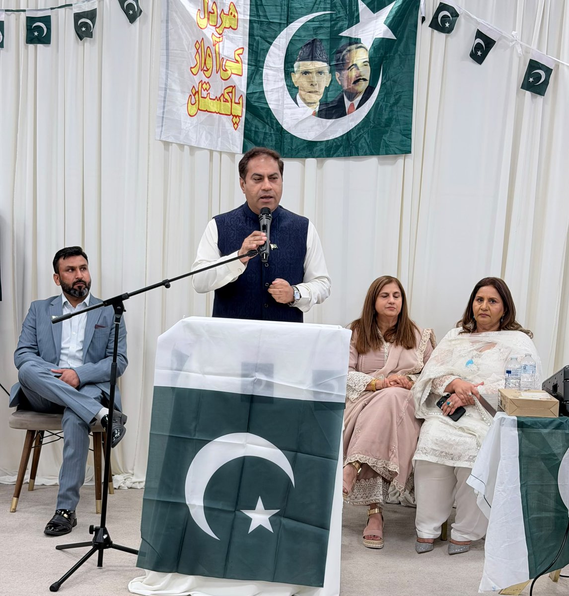 PakinGlasgow's tweet photo. Consul General Summar Javed attended an Independence Day programme organised by Pakistan Social Club (International) in Glasgow, bringing together MSPs, Glasgow City councillors, community leaders, women’s organisations and members of the Pakistani diaspora. 🇵🇰

[1/3] https://t.co/IrvxauyxnV